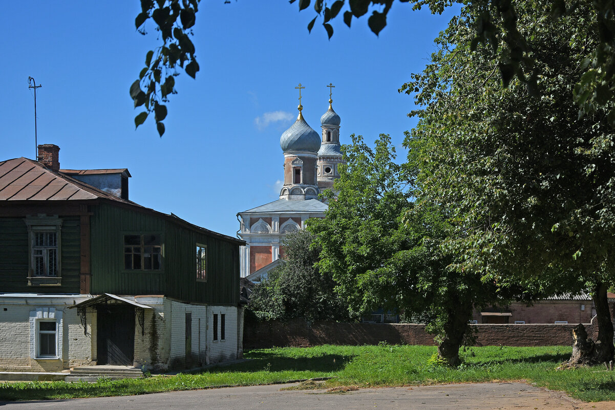 Московская область. Город Серпухов. Успенская церковь, вид с подворья церкви Ильи Пророка. - Наташа *****