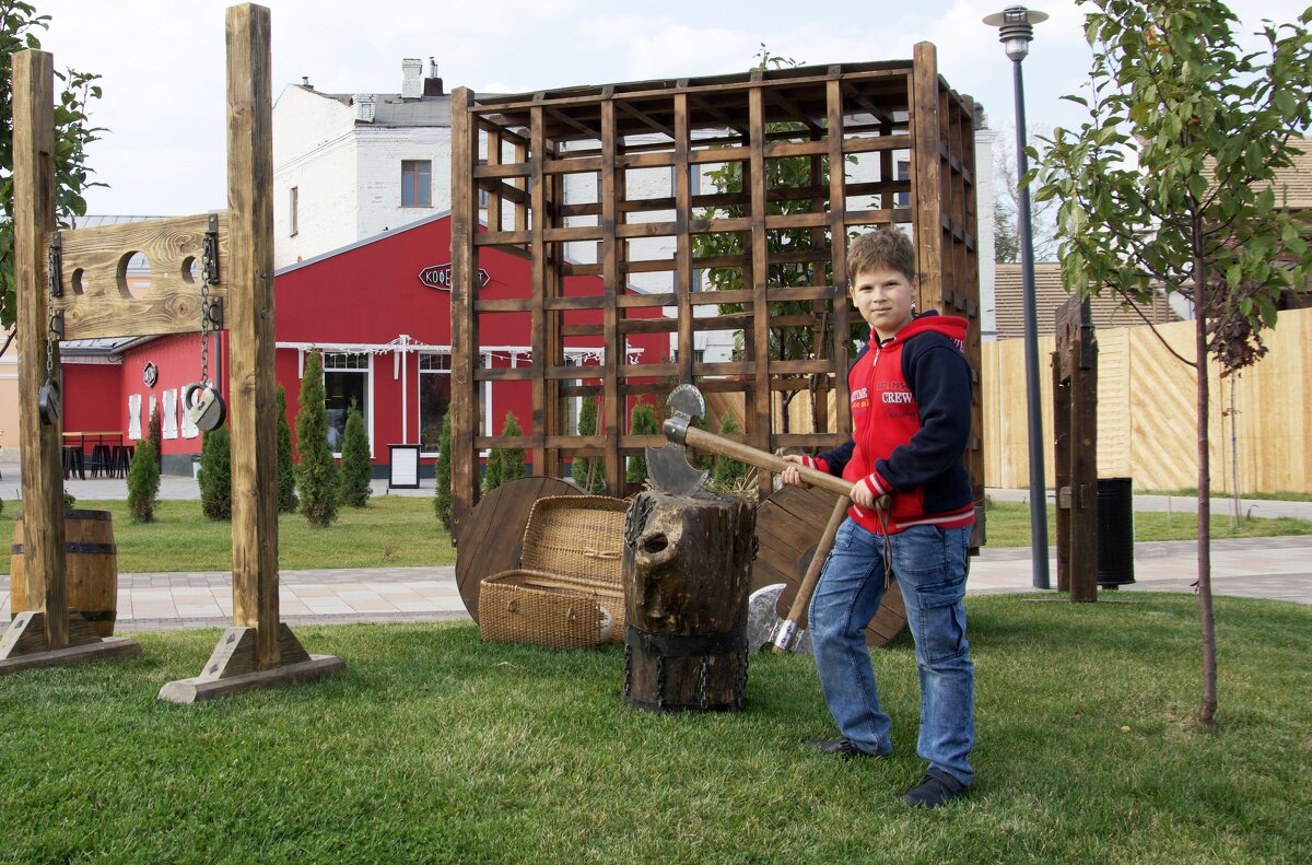 Молодой рыцарь - Андрей Андросов Молодой рыцарь - Андрей Андросов