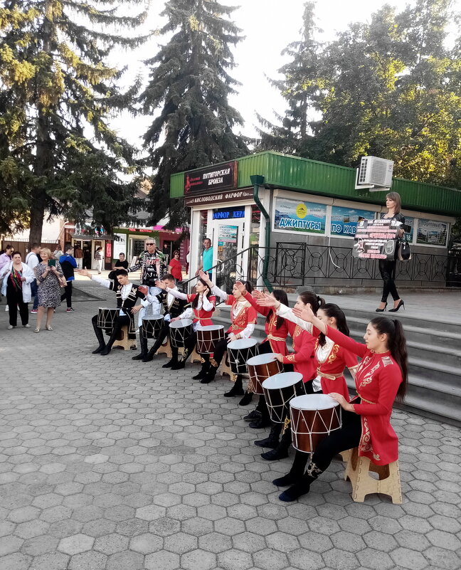 Ессентуки. Владикавказский детский ансамбль - Татьяна Р 