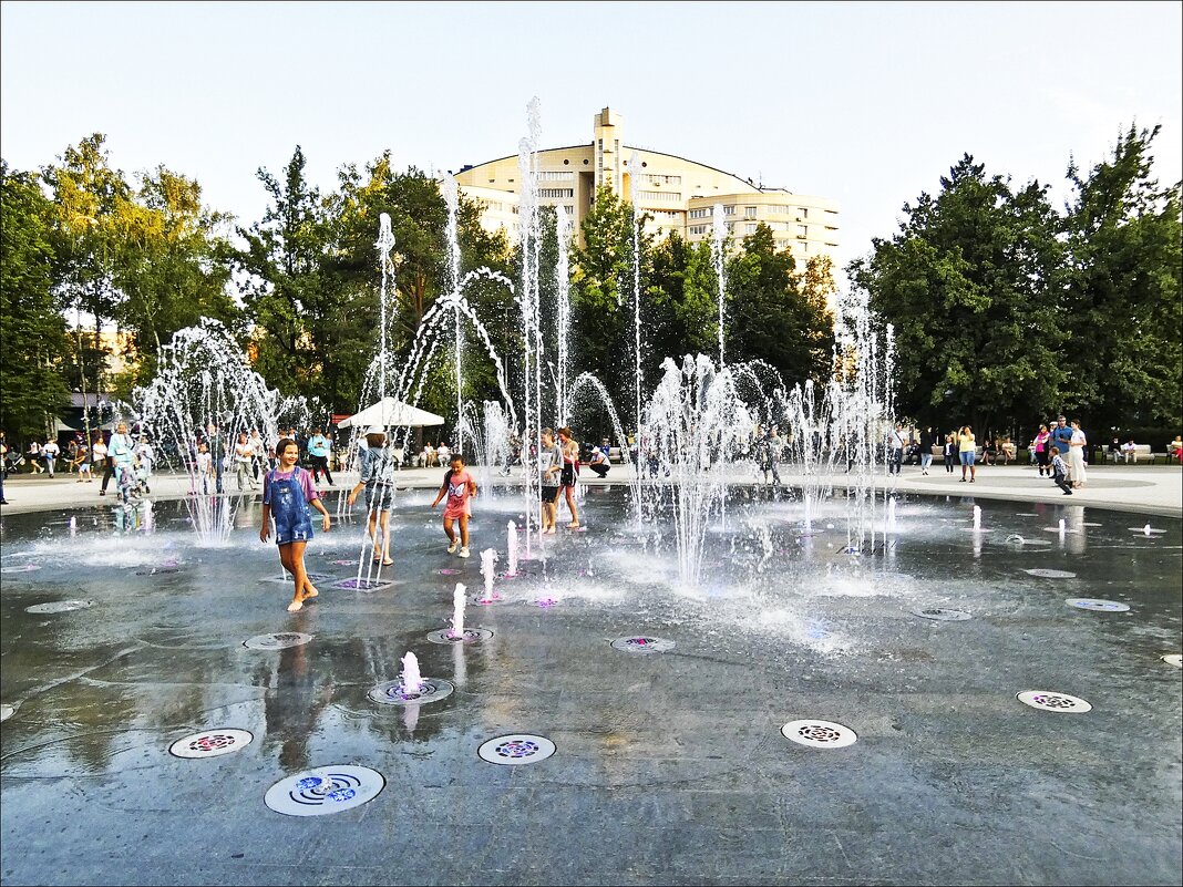 По фонтану - Валентина *