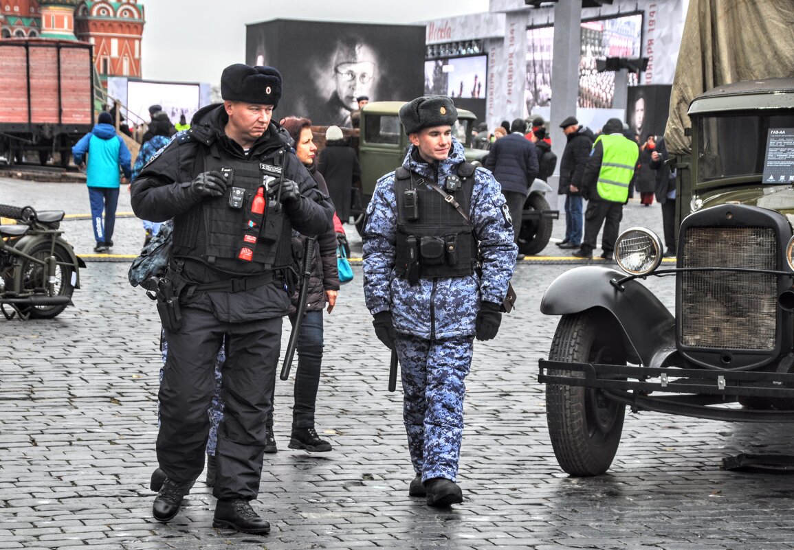 Под бдительным оком .. - Анатолий Колосов