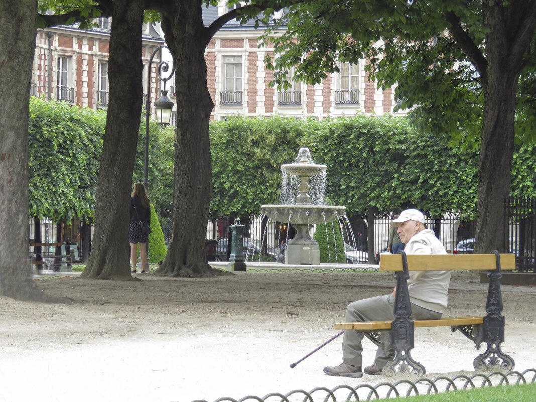 на площади Вогезов (Place des Vosges) - ИРЭН@ .