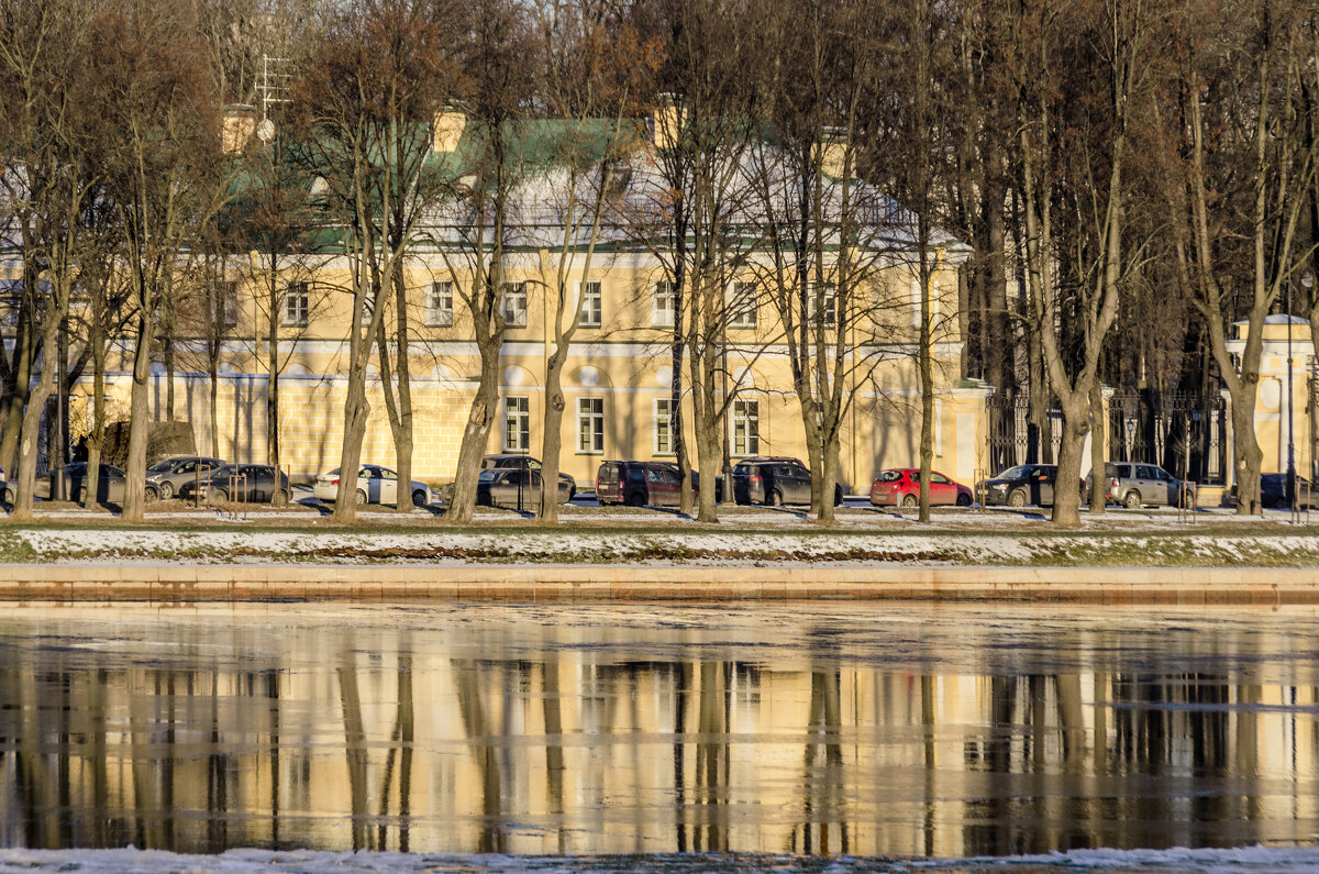 Санкт-Петербург. Стрелка Каменного острова. Малая Невка.  Каменноостровский дворец. - Стальбаум Юрий 