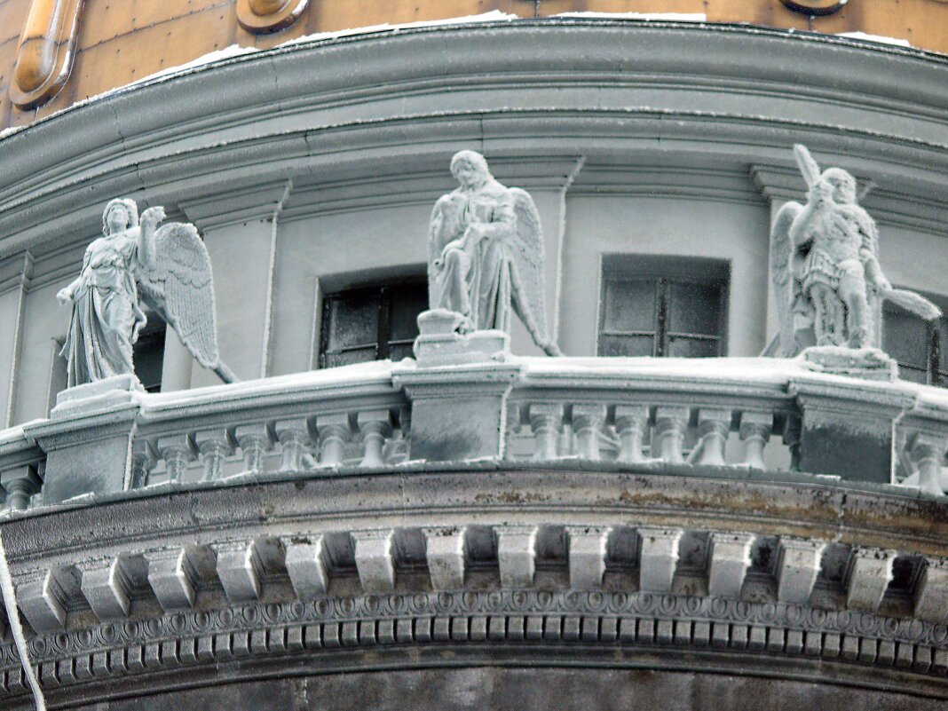 Ангелы Исаакия, одетые в шубы из инея... - Стальбаум Юрий 