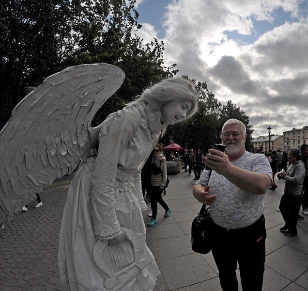И верно ангельский быть должен голосок... )) - Владимир Хиль И верно ангельский быть должен голосок... )) - Владимир Хиль