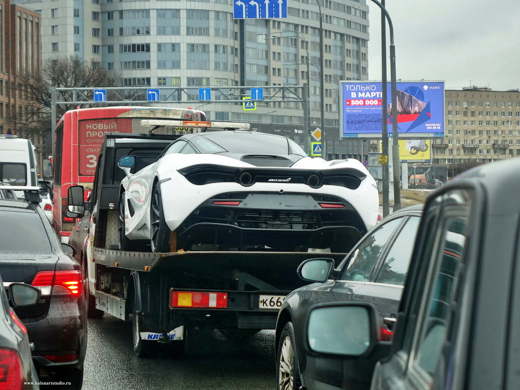 Если у тебя Макларен, то самому можно не ездить! Довезут!. - Игорь Корф Если у тебя Макларен, то самому можно не ездить! Довезут!. - Игорь Корф