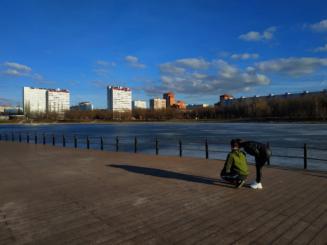 Городской пейзаж в марте - Андрей Лукьянов