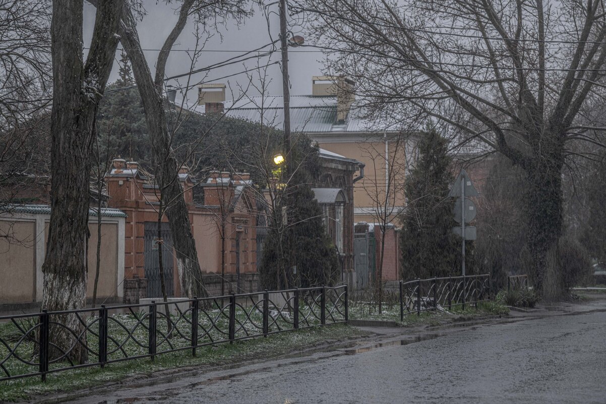 Шёл мокрый снег - Константин Бобинский