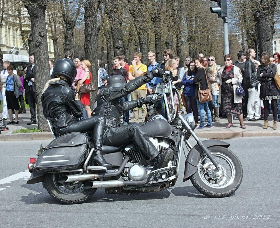 На вираже - Liudmila LLF