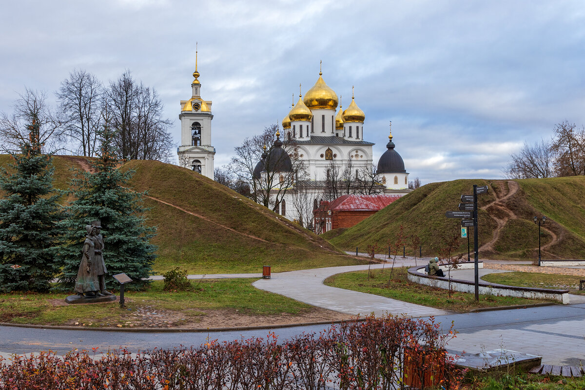 Успенский собор Дмитрова. - Анатолий. Chesnavik.