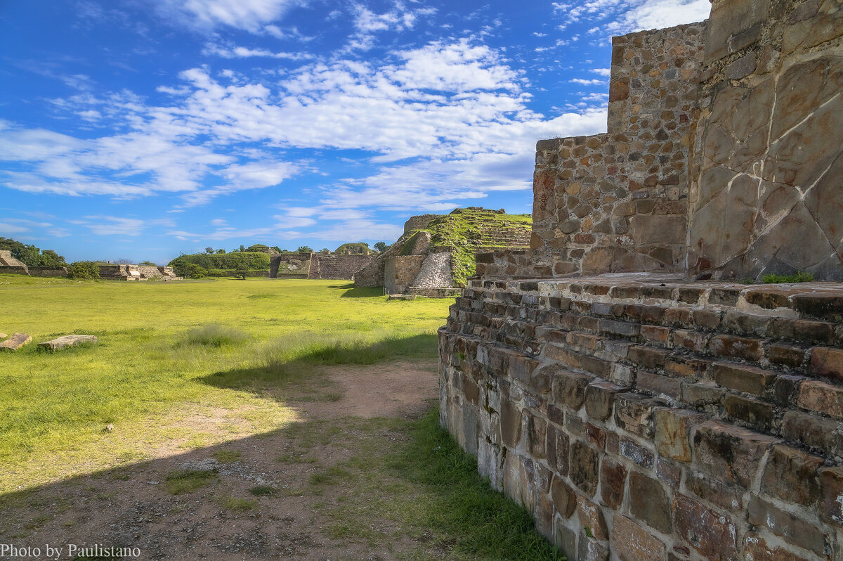 Камни Монте-Альбана... - Владимир Жданов Камни Монте-Альбана... - Владимир Жданов