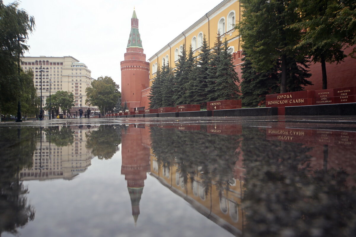 Октябрь - Михаил Бибичков