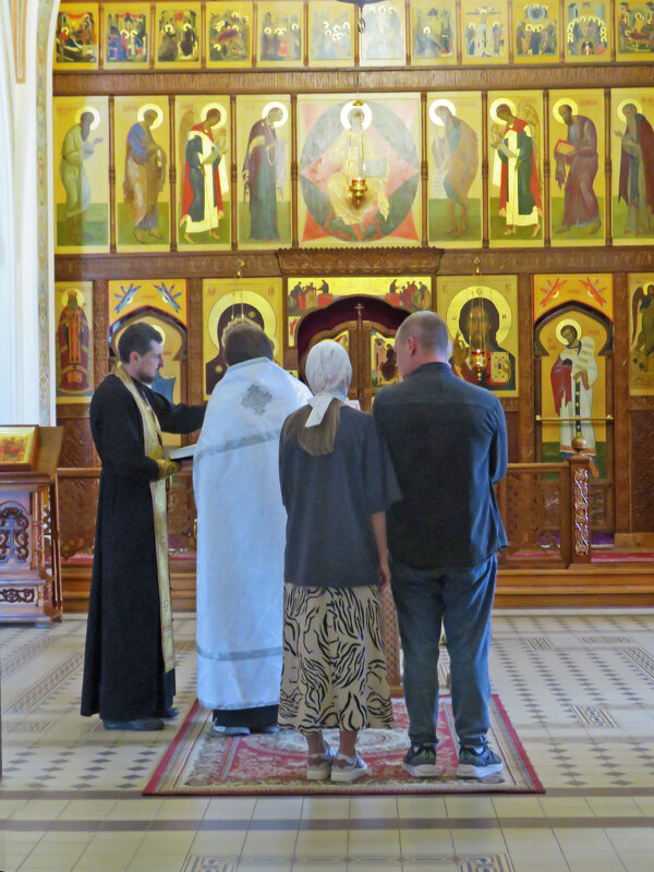 В храме святого Иоанна Предтечи при Архиерейском доме. - ИРЭН@ .