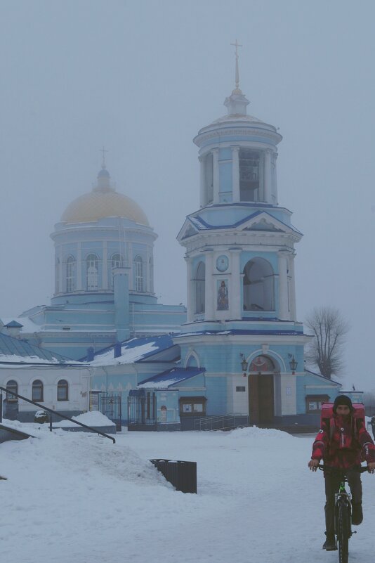 У Покровского храма - София 