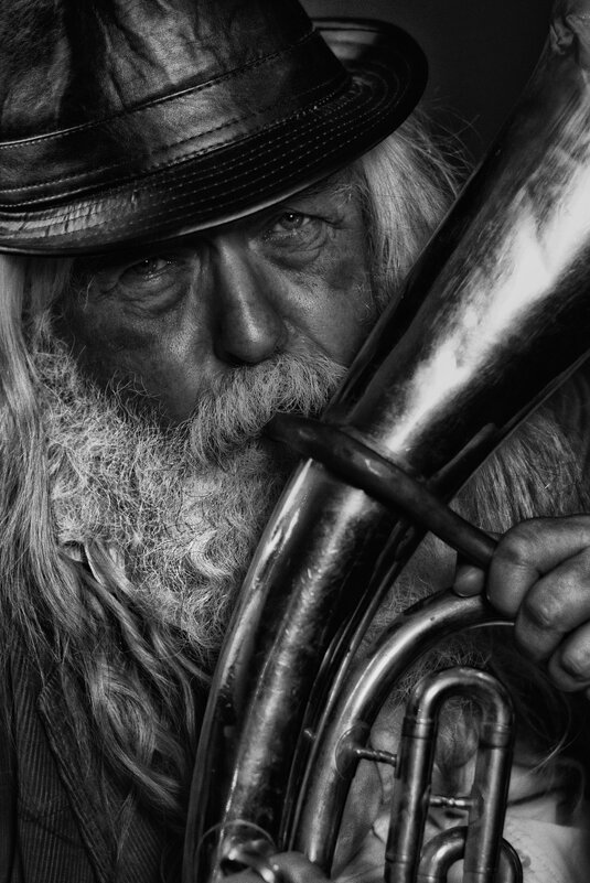 *** - Капитан немо