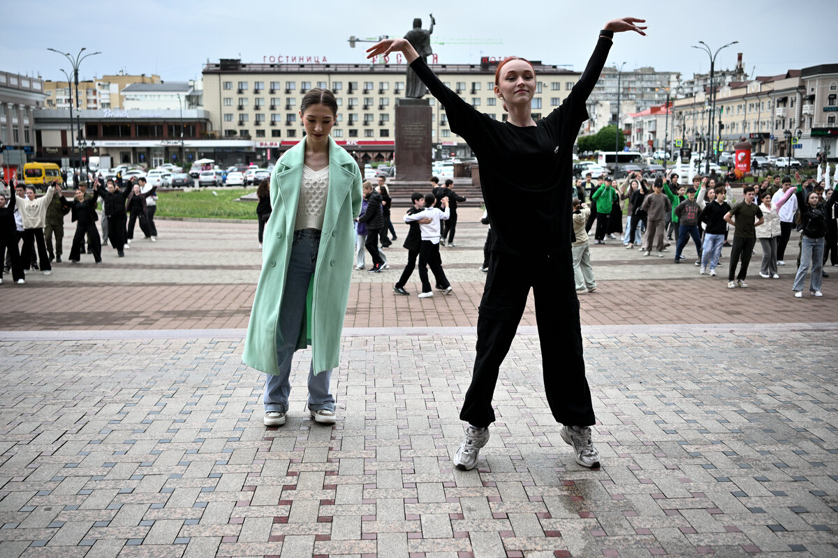 Флешмоб на площади - Referee (Дмитрий) Флешмоб на площади - Referee (Дмитрий)