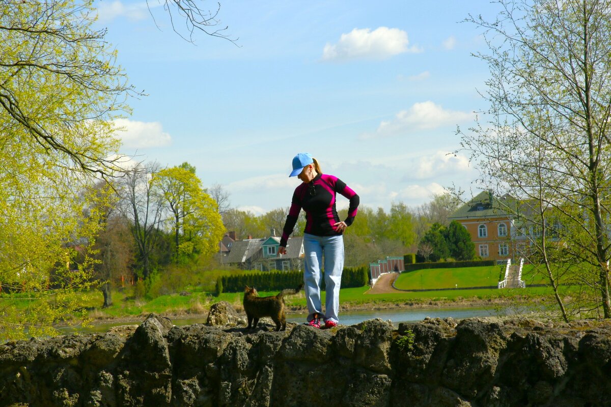 Встреча на туфовом мостике с хозяином парке(кошкой) - Танзиля Завьялова Встреча на туфовом мостике с хозяином парке(кошкой) - Танзиля Завьялова