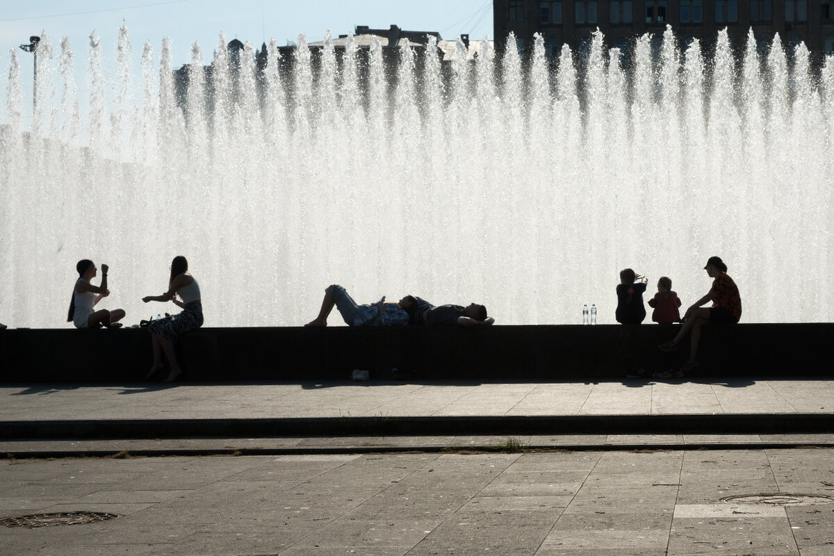 У фонтана на Московском проспекте - Алексей Смирнов