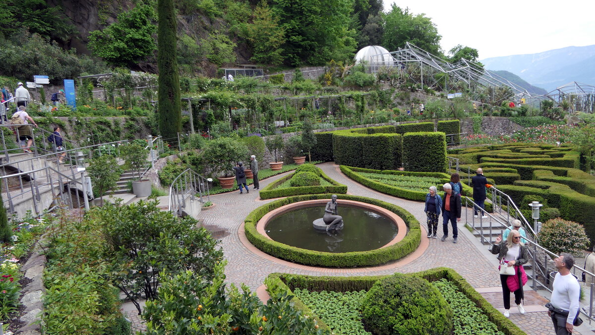 Botanische Gärten von Schloss "Trauttmansdorff" in Meran / Südtirol - Italien - "The Natural World" Александер