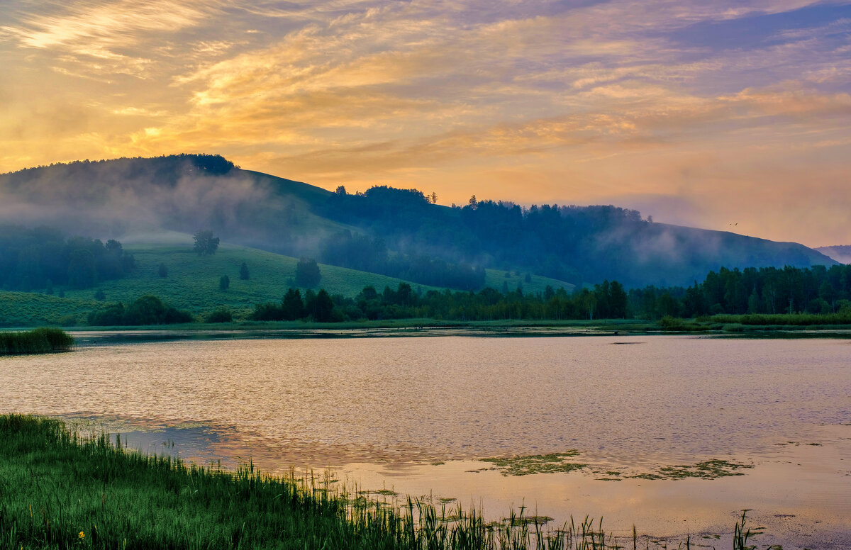 Солнце всходит... - Алексей Мезенцев Солнце всходит... - Алексей Мезенцев