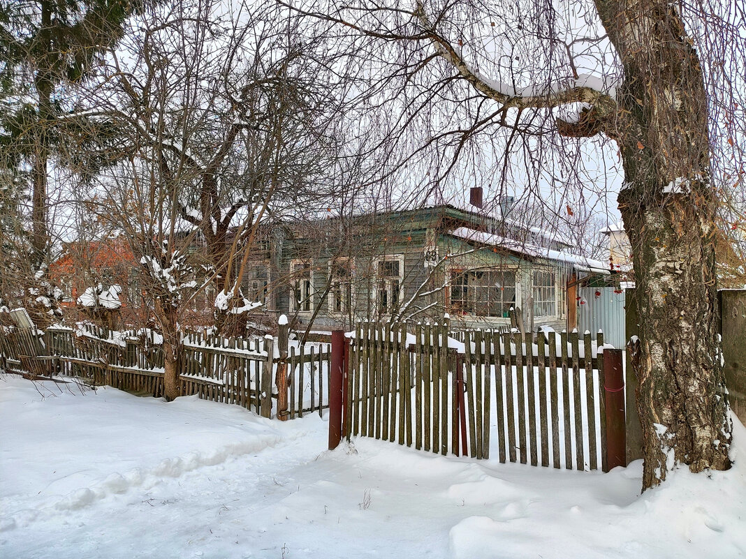 Старый дом - Денис Бочкарёв