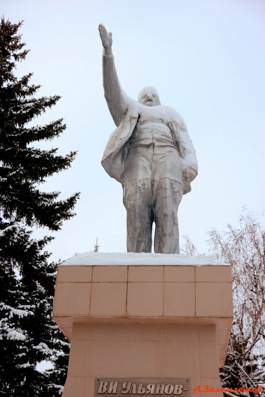 Товарищи, убирайте вовремя снег! Лопаты там, в шалаше! :-) - Андрей Заломленков