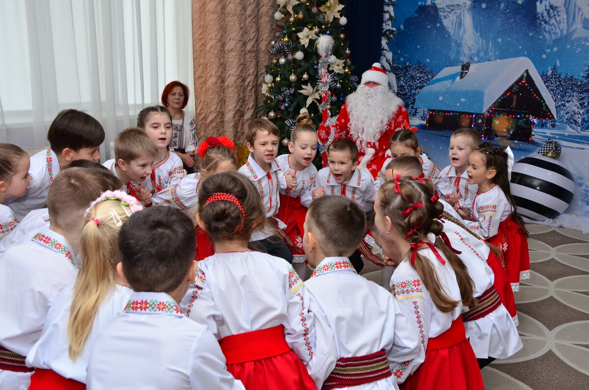 Новогодние Утренники , хоровод 7 - александр донченко