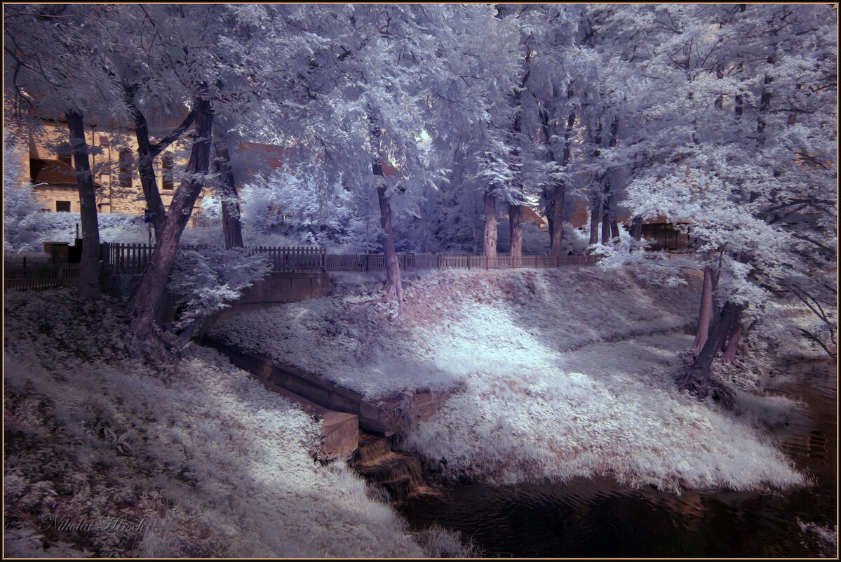 У края парка... - Николай Гирш