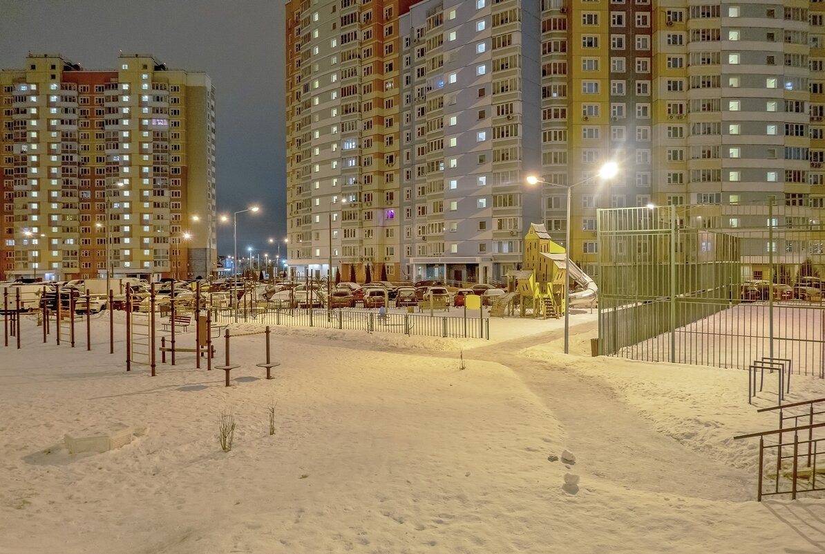 Утром во дворе тишина - Валерий Иванович