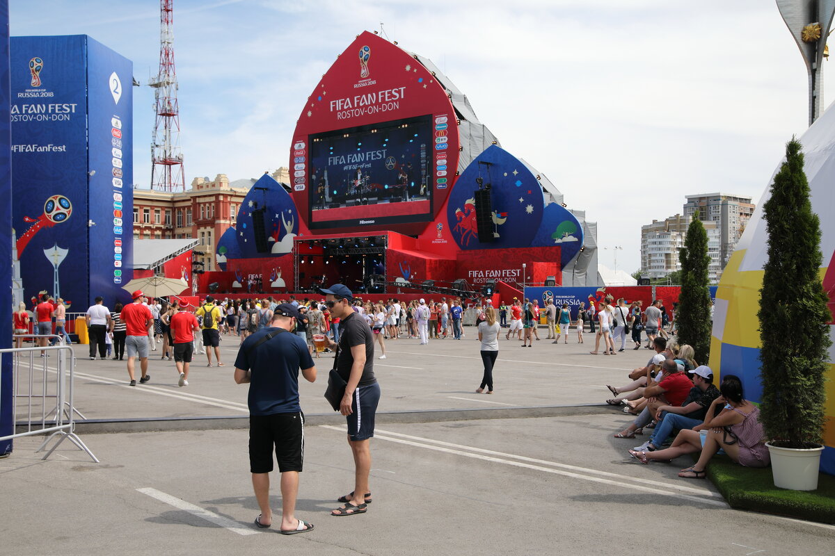 В фан-зоне ЧМ 2018, Ростов н/Д - Леонид 