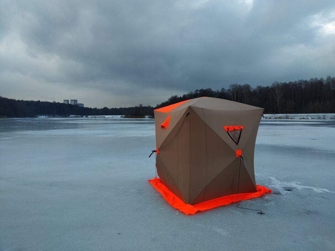 "Никого нет" - ответили мне на вопрос "Здесь кто-нибудь есть?" - Андрей Лукьянов "Никого нет" - ответили мне на вопрос "Здесь кто-нибудь есть?" - Андрей Лукьянов