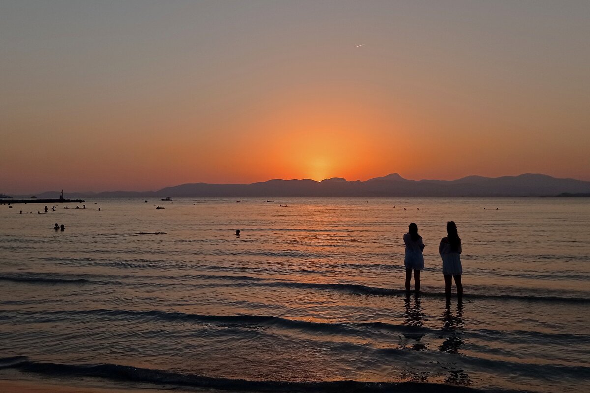 Провожая солнце - Юрий. Шмаков