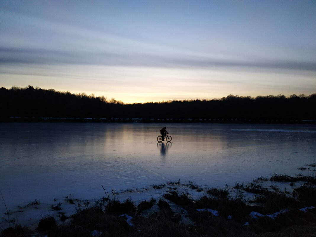Узок их круг, далеки они от народа - Андрей Лукьянов Узок их круг, далеки они от народа - Андрей Лукьянов