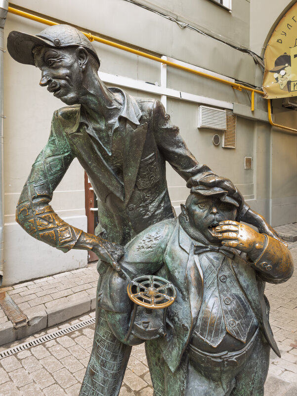 Музей-театр Булгаковский дом, во дворе. - Борис Калитенко Музей-театр Булгаковский дом, во дворе. - Борис Калитенко