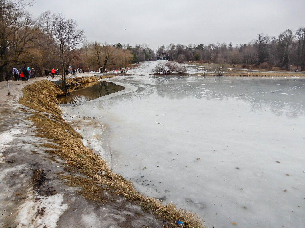Шибаевский пруд, у плотины - Сергей Лындин Шибаевский пруд, у плотины - Сергей Лындин