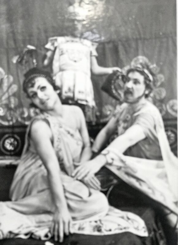 Театральная история - Андрей Хлопонин