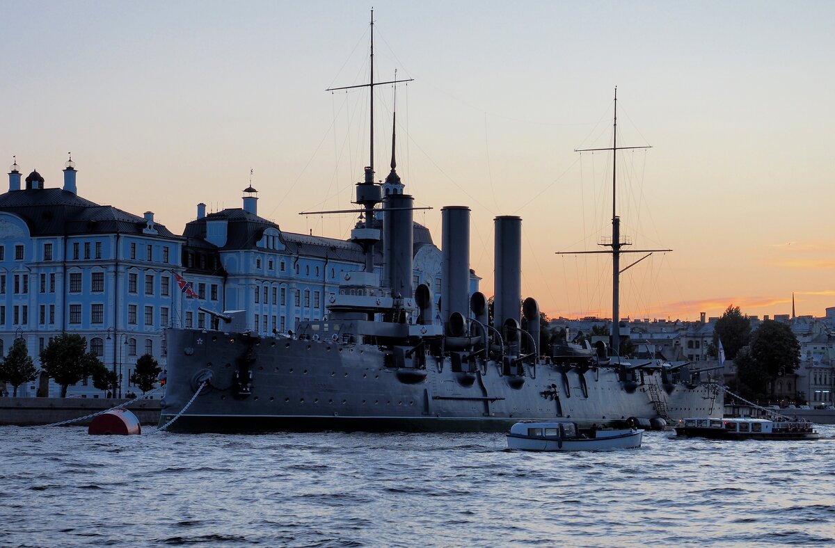 "Аврора" на стоянке - Евгений Седов "Аврора" на стоянке - Евгений Седов