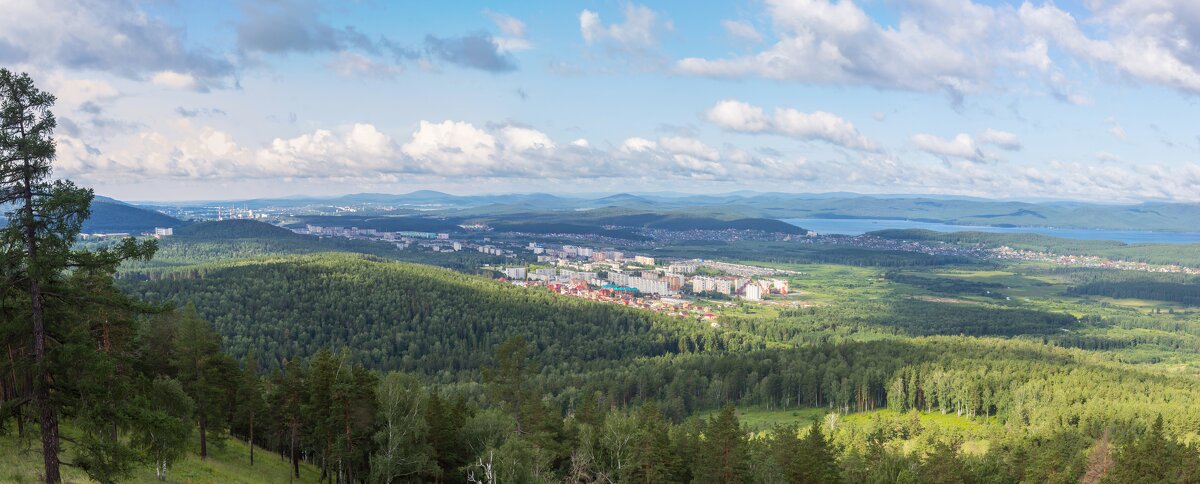 Город в Миасской долине (панорама). - Алексей Трухин Город в Миасской долине (панорама). - Алексей Трухин