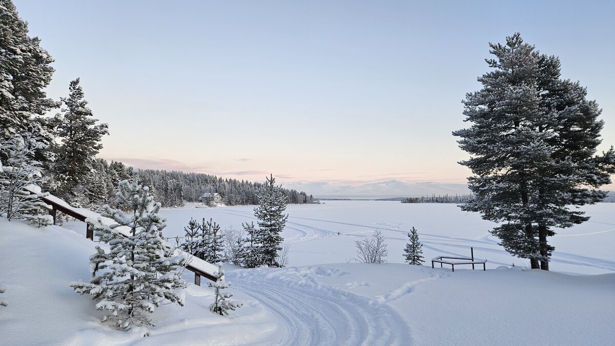 Зимнее озеро в Лапландии - Сергей Черник Зимнее озеро в Лапландии - Сергей Черник