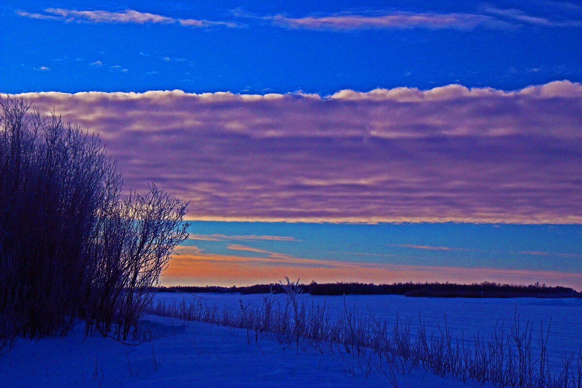 Февраль...Вечерняя заря над Юганской Обью - Владимир Февраль...Вечерняя заря над Юганской Обью - Владимир