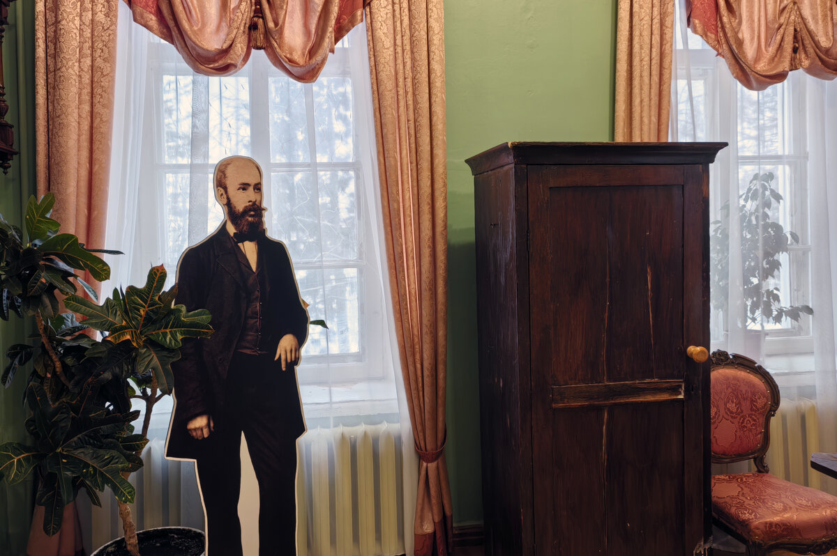 Мышкин. Особняк Т.В. Чистова. В библиотеке Опочинина - Gen Мышкин. Особняк Т.В. Чистова. В библиотеке Опочинина - Gen