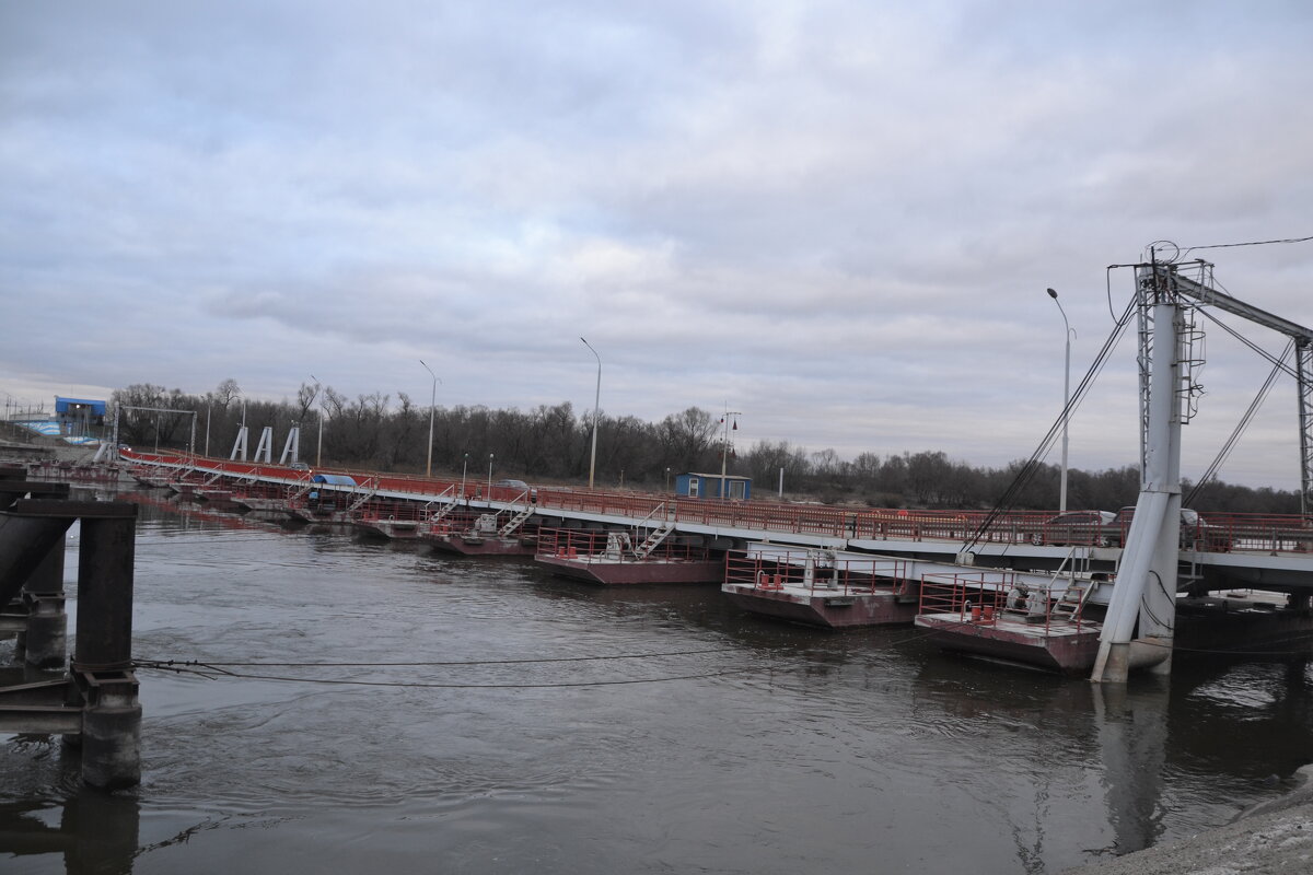 Понтонный мост через Оку - Михаил Столяров