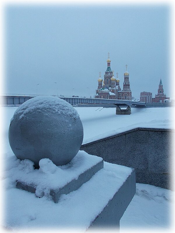 *** - Alisia La DEMA