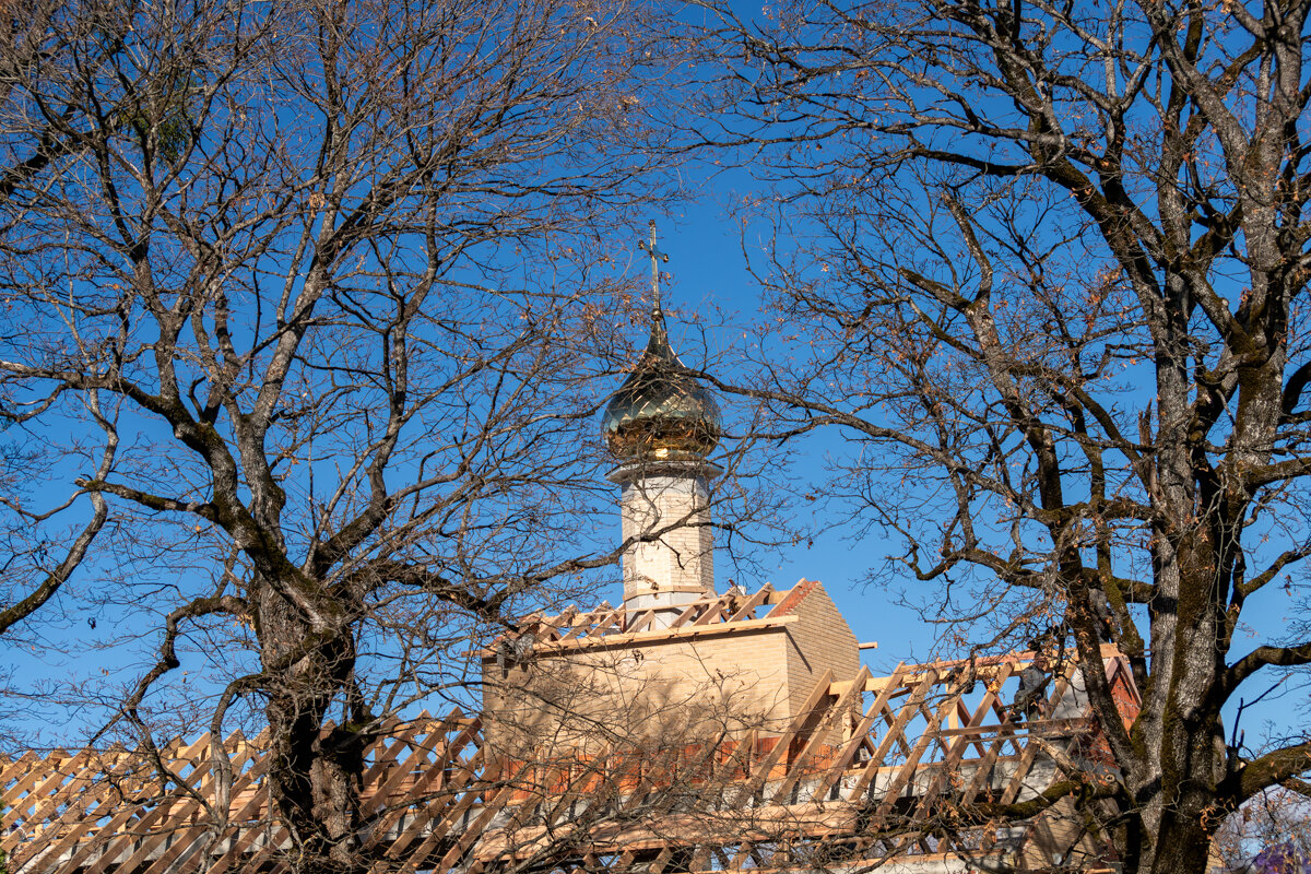 На территории Свято-Михайловского мужского монастыря - Игорь Сикорский На территории Свято-Михайловского мужского монастыря - Игорь Сикорский