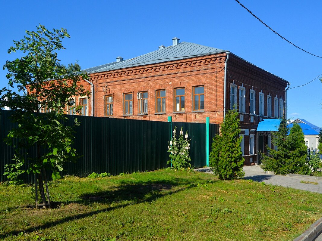 Чебоксары. Дом по ул. Михаила Сеспеля 18. - Пётр Чернега Чебоксары. Дом по ул. Михаила Сеспеля 18. - Пётр Чернега