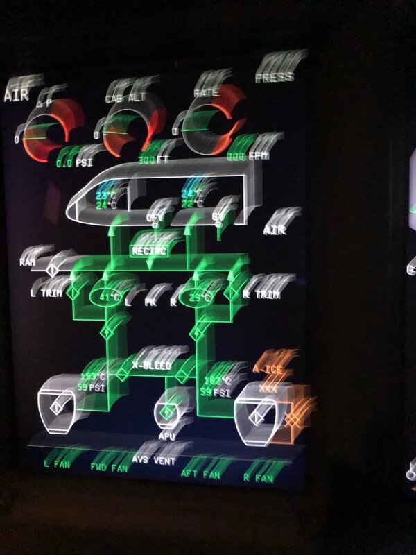 Кабина Суперджет. Дисплей «бортинженера», страница комфорта t* C в салоне . - Alexey YakovLev Кабина Суперджет. Дисплей «бортинженера», страница комфорта t* C в салоне . - Alexey YakovLev