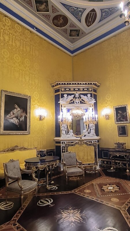 В Лионском зале. - Ольга 