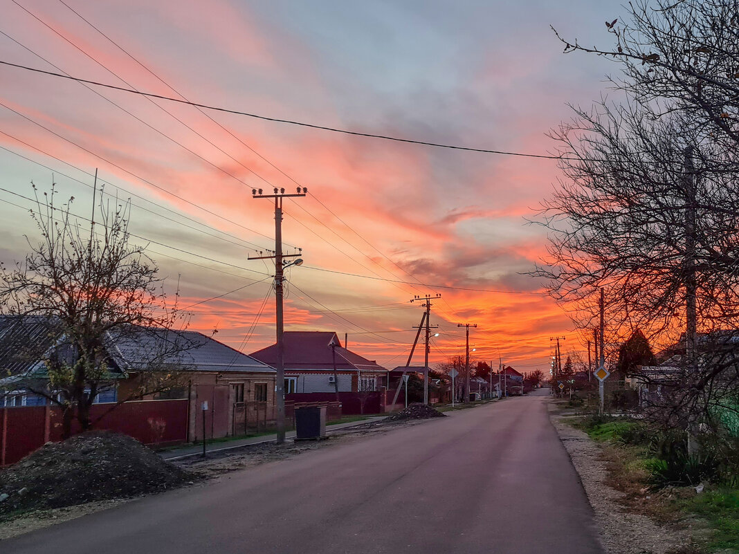 Новый асфальт - праздник для жителей улицы - Валерий Ткаченко Новый асфальт - праздник для жителей улицы - Валерий Ткаченко