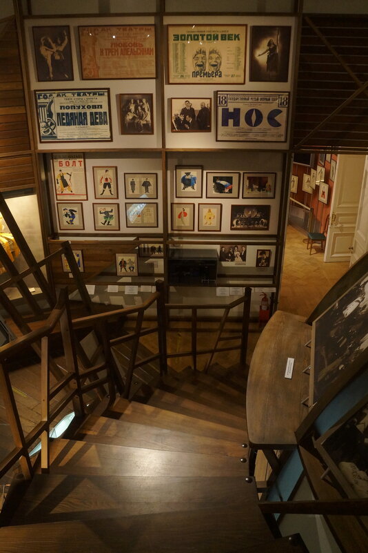 зал авангарда - zavitok *