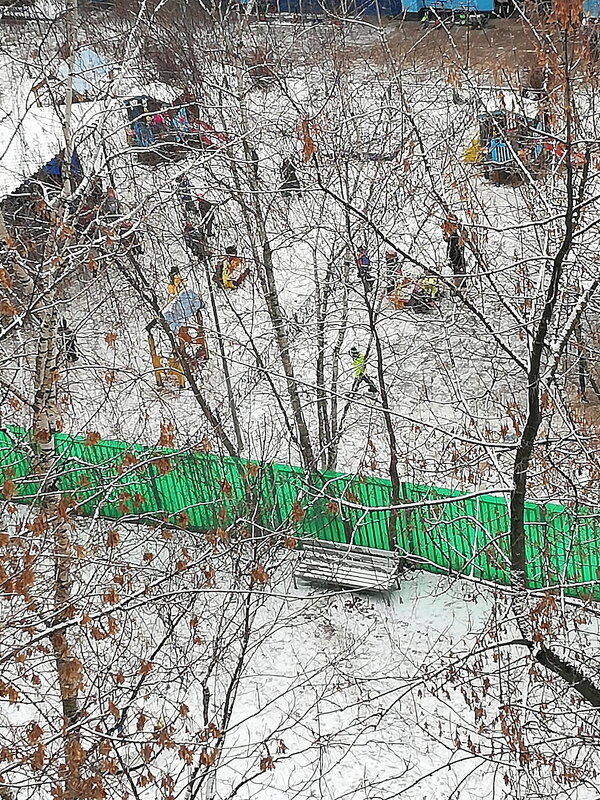 Дети на прогулке. Детский сад. - Ольга Довженко